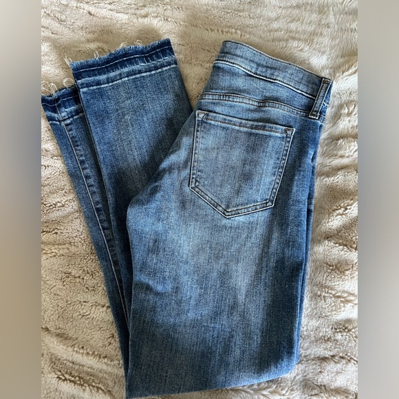 Banana Republic Girlfriend mid-rise stretchy jeans size 26 - Picture 2 of 6